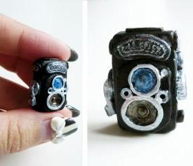 Rolleiflex Vintage-style Camera Brooch